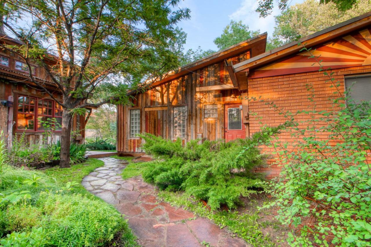 Creekside Cowa-Bungalow! Hotel Moab Exterior photo